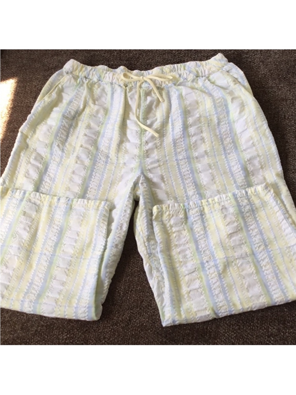 YELLOW WHITE STRIPED CROPPED SEERSUCKER LOUNGE/PAJAMA PANTS BOTTOMS Women’s L